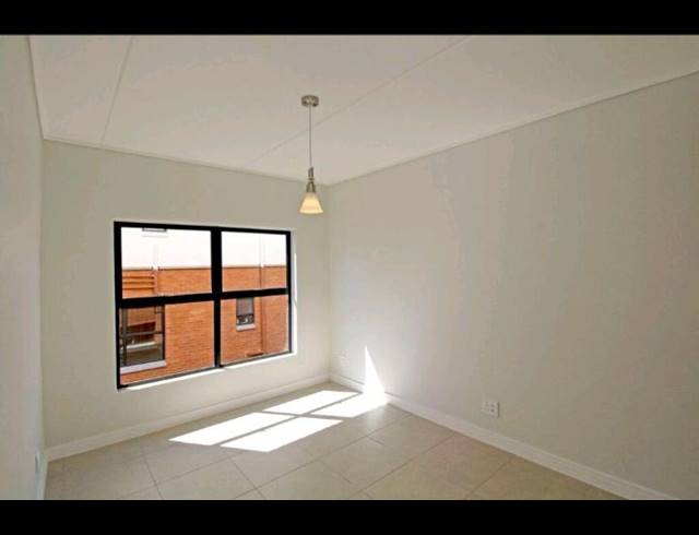 2 BEDROOM PROPERTY TO RENT IN LINBRO PARK